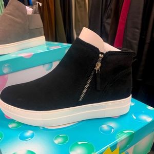 NEW in box  Diana Black Platform High Top Wedge Sneaker with zipper accent